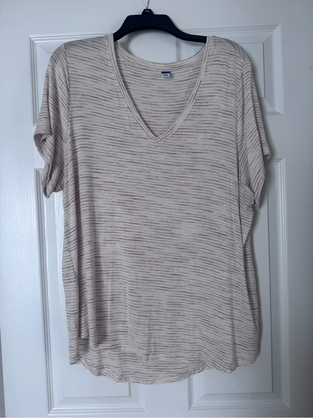 Old Navy Cream Striped V-Neck Short Sleeve Tee